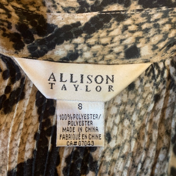 Sheer mid length button up vintage dress - Picture 3 of 5